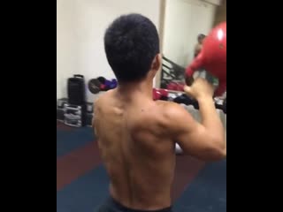 Ух, какой мальчик интересно как он ебется наверное пизду деам рвет