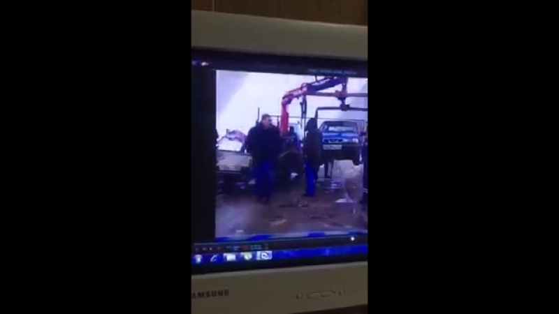 Ударил porn video – Пьяный водитель ударил ножом остановившего его инспектора дпс