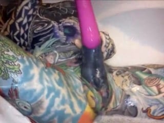 Ashlee fluxx в ванне с вибратором