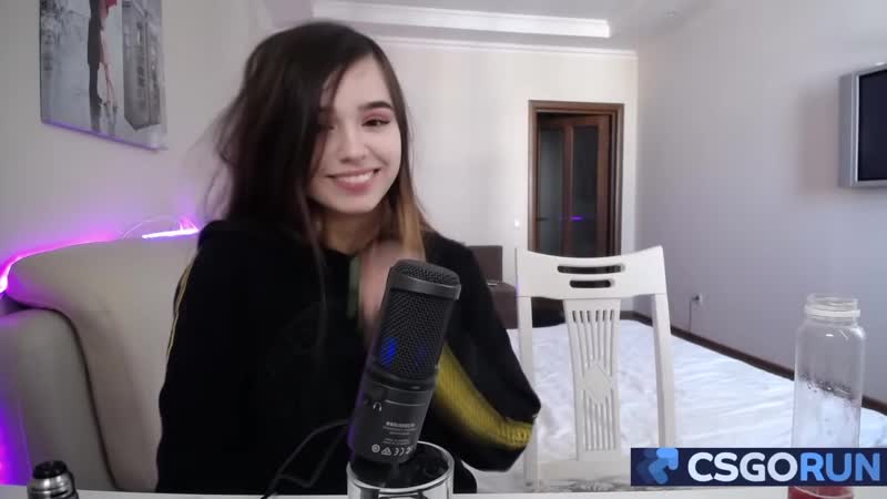 [twitch girls] юечка пристает мокривский игнорит yuuechka обиделась mokrivskyi терпит