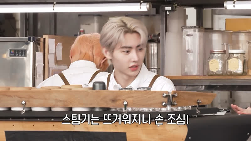 Sunghoon always takes care of sunoo