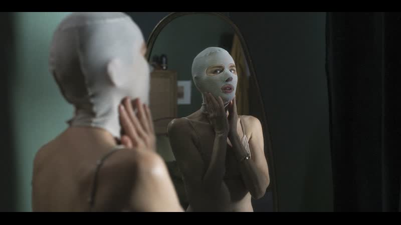 Смотрим новый ужастик споки, мама