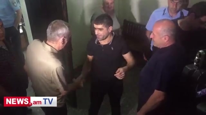 «սասնա ծռերի» անդամ արթուր սողոմոնյանը նիստերի դահլիճից ազատ արձակվեց