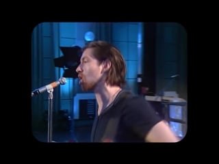 Arctic monkeys – i bet you look good on the dancefloor (maida vale live)