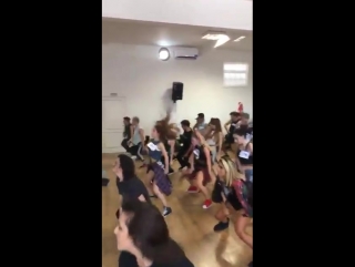 Casting de bailarines para "got me started tour"