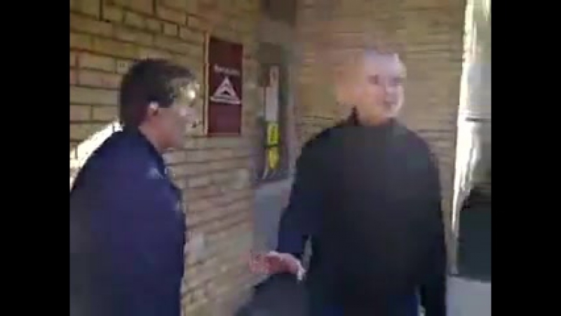 Тесак получает леща от ингуша