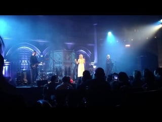 Aurora – little boy in the grass (live @ union chapel)