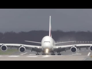 Unbelievable crosswind landings during a storm with 20 aborted landings go around