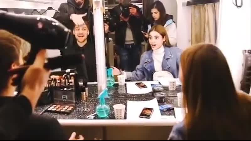 Симай и идрис за кадром