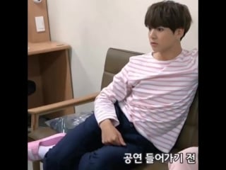 His fuckign pink sandals and his little wigglign foot gggrrrrr