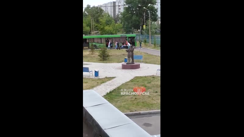 Автобус привёз беременную в роддом