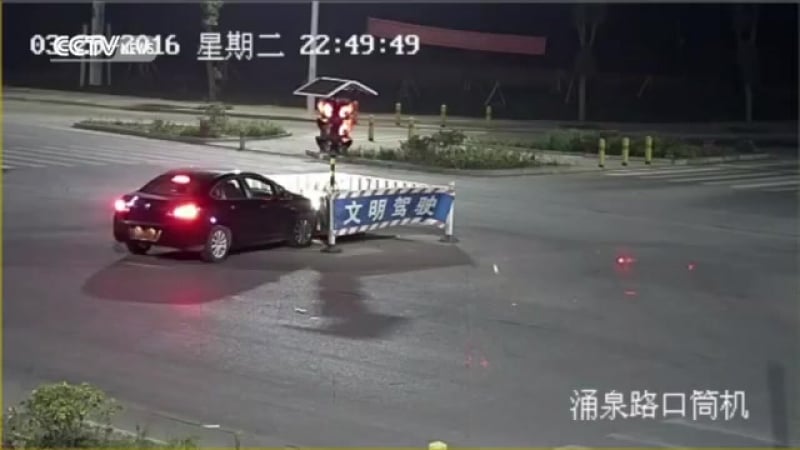 ✔ особое мнение у китайца заклинила после ссоры с женой