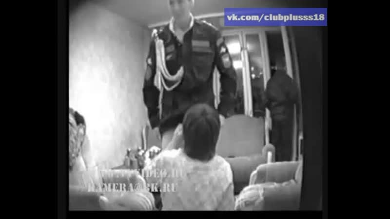 Дембеля ебут шлюху по кругу