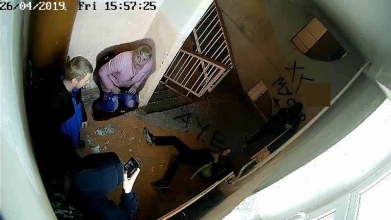 Камера видеонаблюдения в ауе подъезде быдло г шарыпово