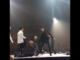 Guys look at wonho and shownu omg my heart, they are fluff balls!