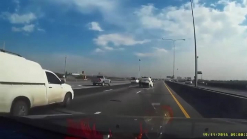 Мгновенная карма настигла наглого автомобилиста