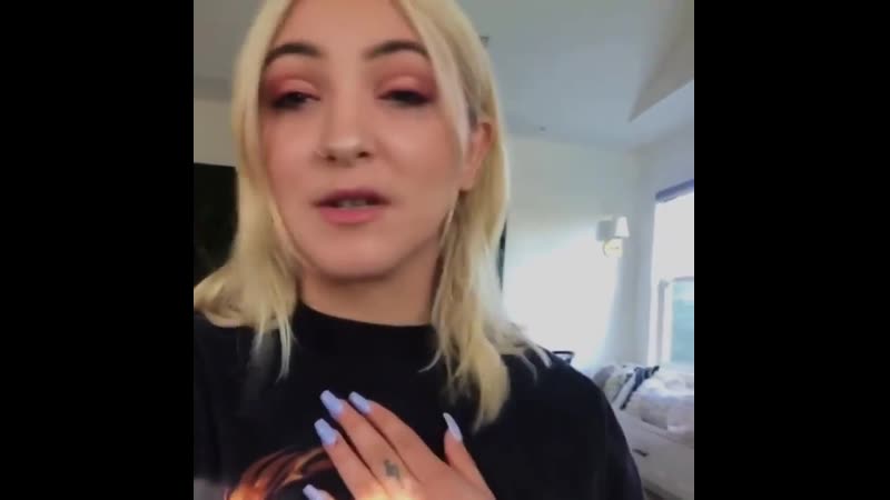 Julia x popsockets