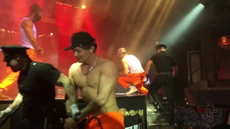 Доблестная полиция каприза на страже!