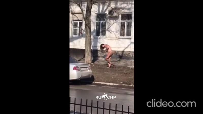 Принимает грязевые ванны