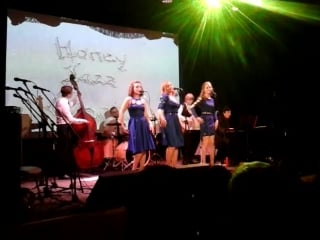 Honey jazz choir п/р людмилы ханиной и инструментальный квартет под управлением пианиста антона красненкера 10 декабря 2017