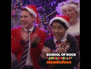 Ring in the holidays with #schoolofrock! 🎶🎄 #musicmonday