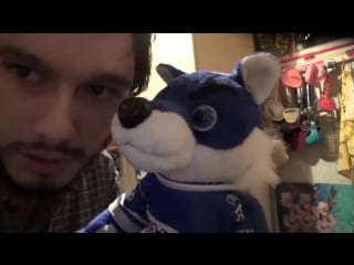 Пьяный толян разговаривает с игрушкой