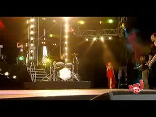 Najoua belyzel je ferme les yeux (nrj music tour monaco 01 07 2006)