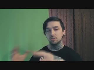 Школьницы целовали его krist