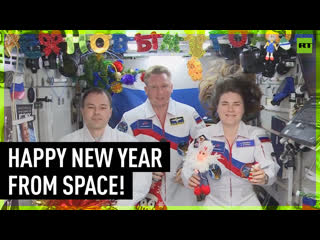 Russian cosmonauts decorate iss for new year