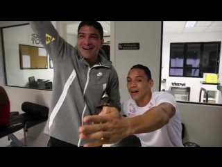 Renato comemora título do sevilla e brinca com ricardo oliveira