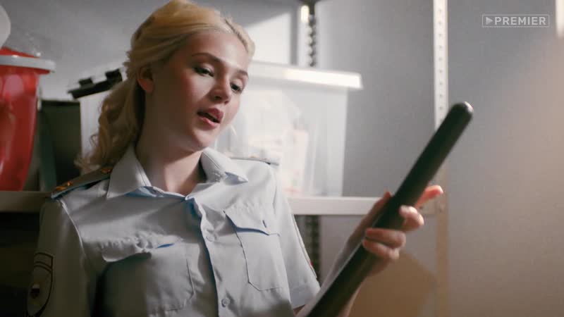 Яковлев закрылся в подсобке «полицейский с рублёи» на premier, 18+