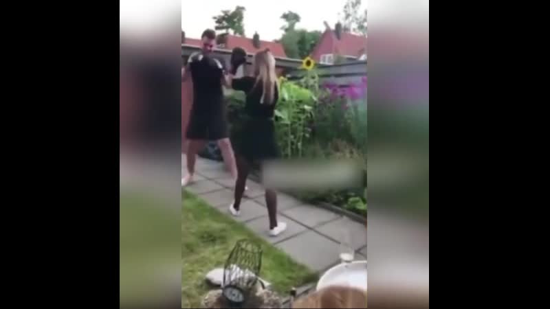 Мам, учись как надо!))