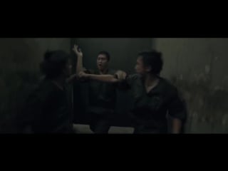 The raid 2 berandal fight scene in a bathroom stall