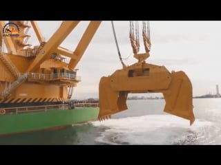 Hypnotic video of porn heavy equiment machines action, fastest dangerous excavator driving skill