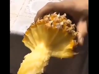 Едим ананас