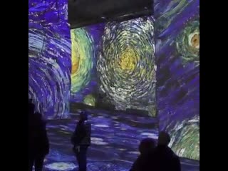 So help me if taehyung doesnt get to see the van gogh exhibit in france before it ends nex