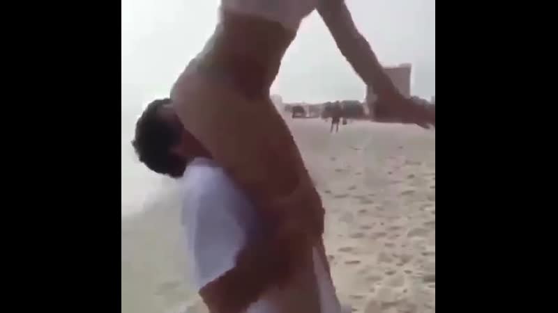 Удачно приземлилась