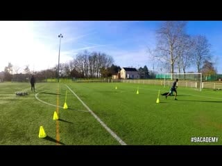 Training session i spécifique attaquant i mouvement sans ballon i finition