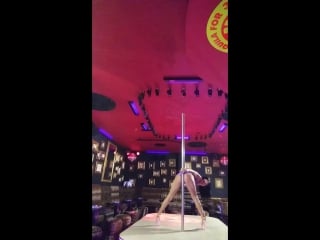 Trening pole dance 1 praha darling cabaret 2016