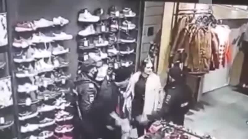 Задержание школьницы в иркутском магазине