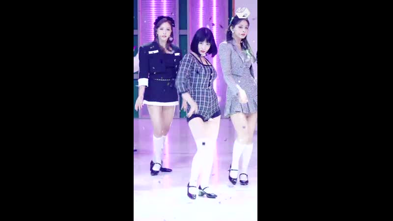 201029 twice i can't stop me @ m!countdown (momo fancam)