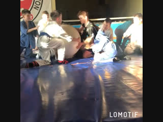 И закончили тренироу весёлой игрой в «рэгби» фитболлом 😉👍😉