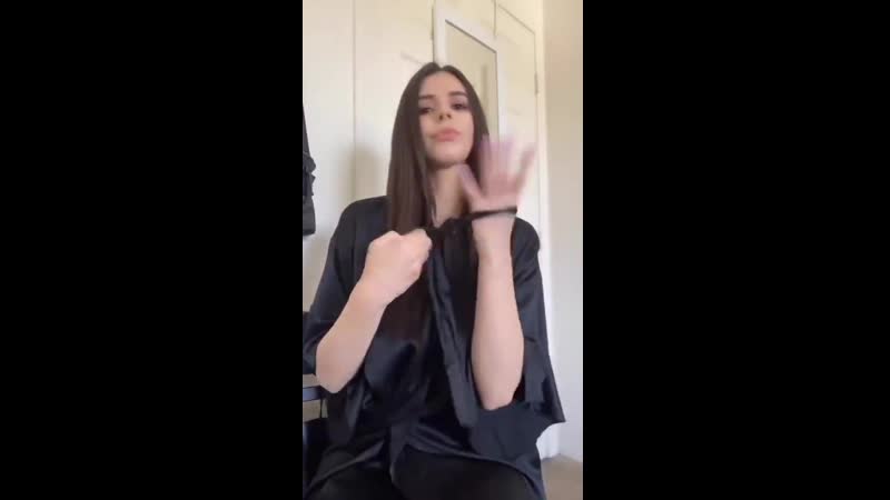 Kendi ellerini kendi baglayabilen kadin candir 😎😏