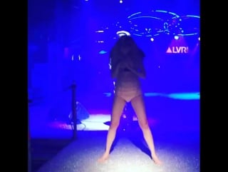 Petite meller – baby love (live @ luisaviaroma)