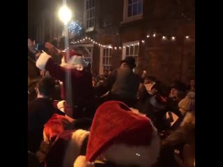 R father christmas had some very special helpers to get him to his grotto, on christmas eve, in watlington