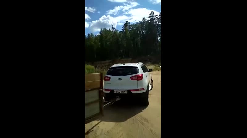 Федеральный судья выбрасывает мусор