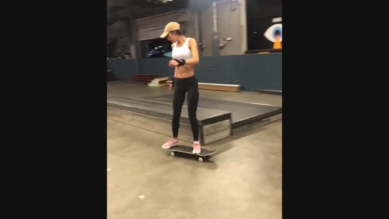 Anna monique / fakie 360 flip