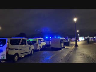 Direct blocage surprise de plusieurs centaines d’ambulanciers en colère devant l’assemblée nationa mp4