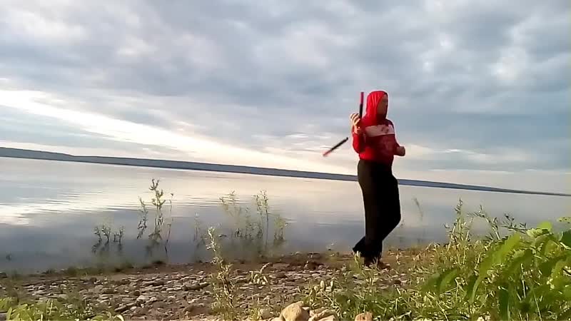Антон жирков тренироа нунчаку у реки лены (2020) / anton zhirkov training nunchaku by the lena river #bruce lee challeng