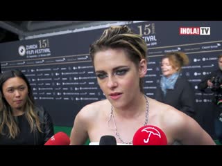 Kristen stewart iluminó la alfombra roja del festival de cine de zúrich ¡hola! tv